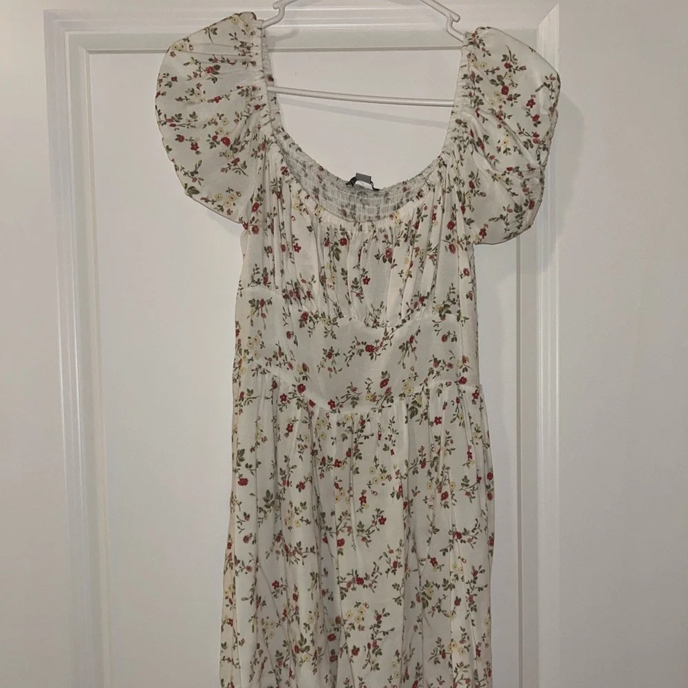 White and Red Romper - Picture 3 of 4